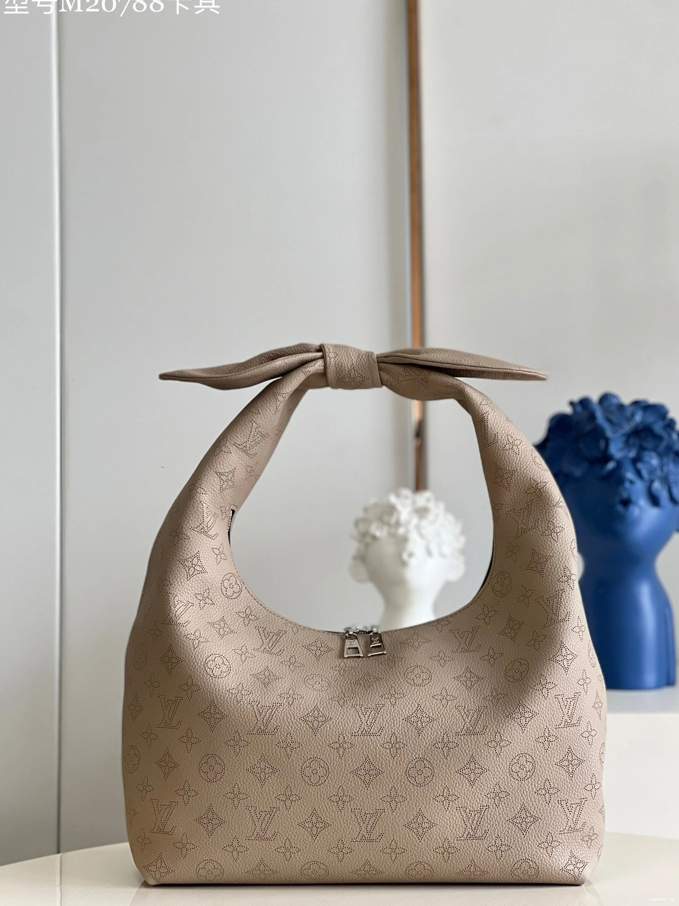 WIS WHY KNOT LOUIS VUITTON 1211